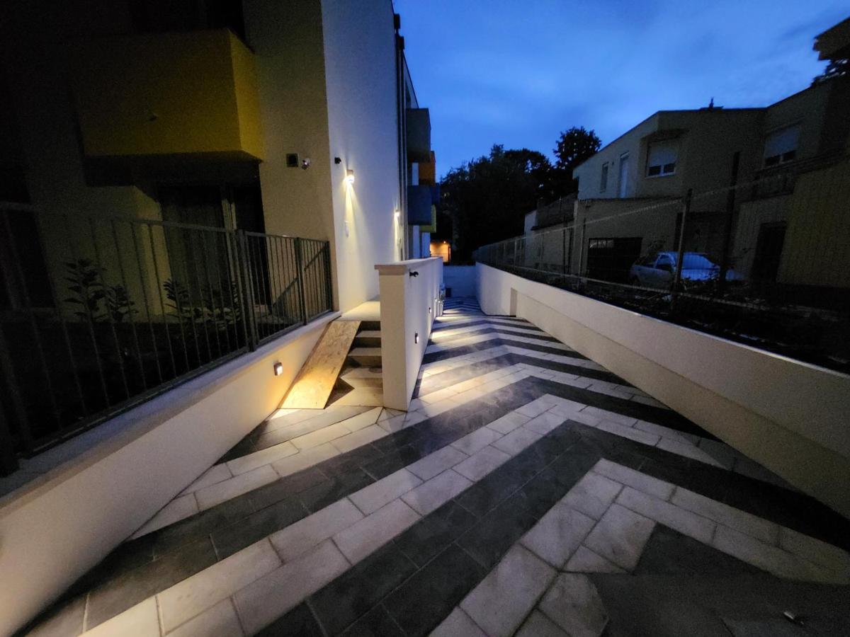 Apartman 18 Aparthotel Debrecen Exterior foto